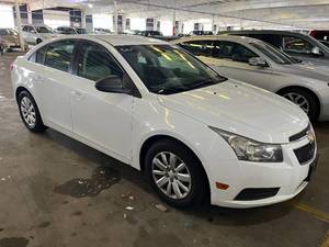 lot 16 image: 2011 Chevrolet Cruze LS