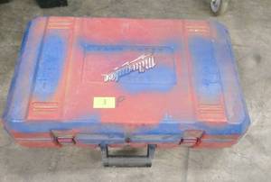 lot 3 image: Milwaukee 28V electric band saw