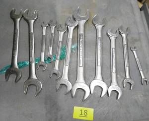 lot 18 image: Set of Metric Craftsman wrenches