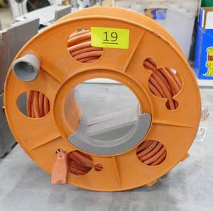 lot 19 image: Extension cord roll