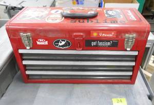 lot 24 image: Craftsman toolbox