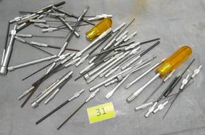lot 31 image: Large group of hex wrenches