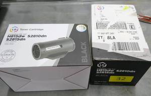 lot 32 image: 2 Dell toner cartridges