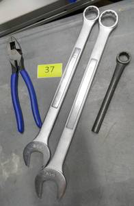 lot 37 image: 1-14 and 1-18 Westward wrenches