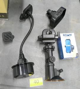 lot 40 image: Cell phone holders for your vehicle