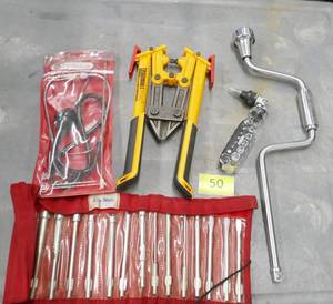 lot 50 image: Compact bolt cutters, engine stethoscope, nut driver set