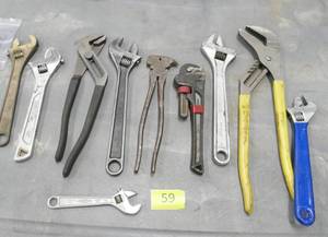lot 59 image: Lot of adjustable wrenches