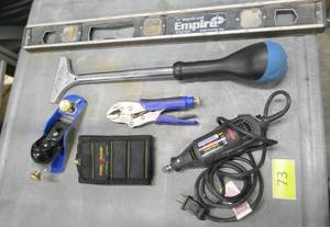 lot 73 image: Dremel, magnetic level, and more