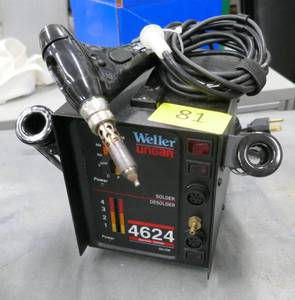 lot 81 image: Weller 4624 solderdesolder station