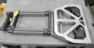 lot 91 image: Milwaukee folding hand cart