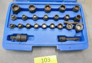 lot 103 image: Westward nut driver set