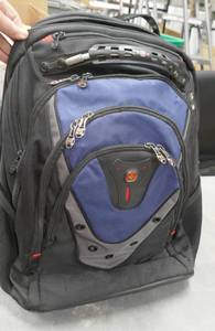 lot 114 image: Swiss gear backpack style traveling work bag