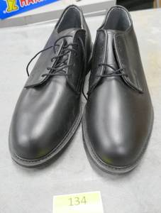 lot 134 image: Navy servicemen dress shoes size 10-12