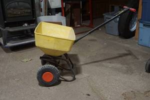 Ortho fertilizer cart