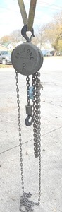 lot 187 image: Chain Hoist
