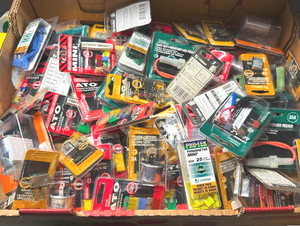 lot 265 image: Assorted Packs of Automotive Fuses (100 pks)