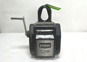lot 284 image: 1 Ton Winch