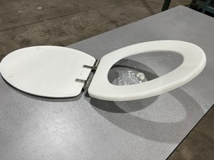 lot 499 image: Replacement Toilet Seat