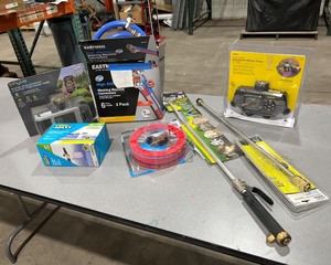 lot 500 image: Outdoor Watering Items