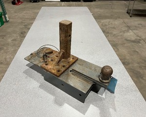 lot 1190 image: Receiver Hitches