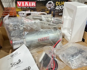 lot 200 image: Viair 480C Air Compressor and Tank