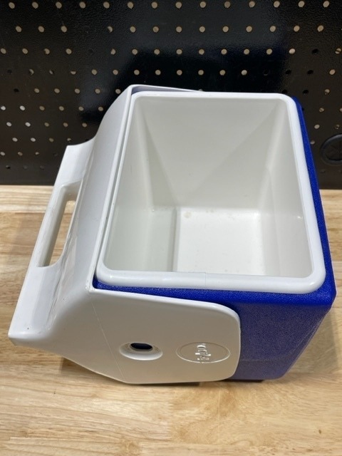 lot 36 image: Little Playmate Cooler