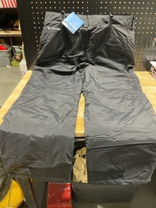 lot 27 image: Columbia SkiSnow Pants NEW