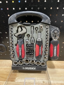 lot 68 image: Husky Tool Set