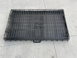 lot 84 image: Folding Pet Kennel