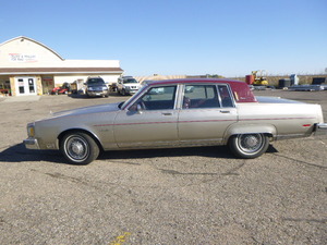 lot 1 image: 1981 Oldsmobile 98