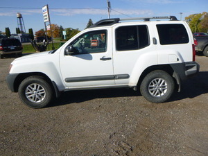 lot 2 image: 2014 Nissan Xterra SUV