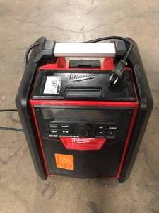 Milwaukee M18 Lithium-Ion Cordless Jobsite RadioCharger Customer Returns See Pictures