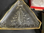 lot 624 image: Variety of Christmas Platters