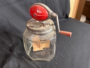 lot 324 image: Antique 4qt Blow Butter Churn 440 4 Imperial Quarts with Wood Paddles No Handle Glass Jar