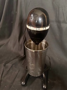 lot 327 image: Hamilton Beach Drink Master Classic Milkshake Maker Blender