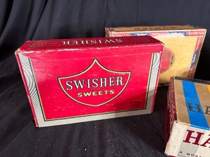 lot 344 image: Variety of Vintage Cigar Boxes