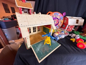 lot 352 image: Vintage Fisher Price Little People School, Barns, PeopleAnimals, Silos, and See and Say