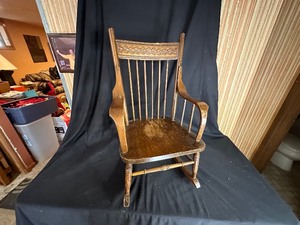 lot 353 image: Childs Size Vintage Wood Rocking Chair