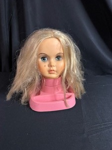 lot 418 image: Vintage Hair Styling Doll