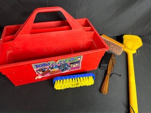 lot 437 image: Variety of Scrub Brushes in Carrying caddy