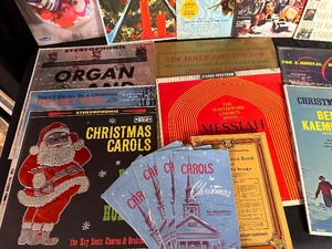 lot 463 image: Vintage Vinyl Records - Christmas
