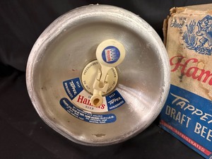 lot 464 image: Vintage Hamms Tapper 2 14 Gallon Keg in Original Box