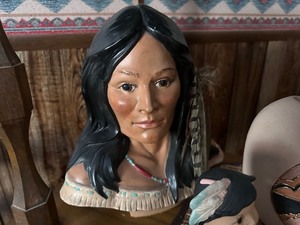 lot 493 image: Vintage Native American Handpainted  Ceramic Heads Pttery Vase, and Figurines