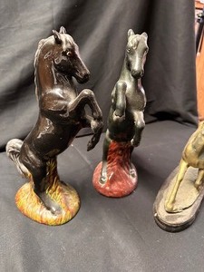 lot 501 image: Vintage Horse Figurines