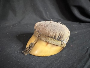 lot 391 image: Horse Hoof Pincushion
