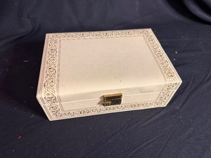 lot 402 image: Vintage Jewelry Box with Key