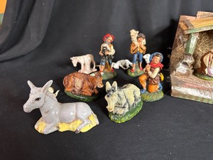 lot 403 image: Vintage Nativity Scene