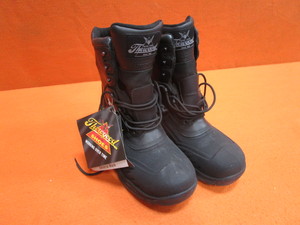 lot 37 image: (New) Boots sz 10