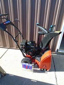 lot 101 image: Toro personal pace snow blower with electric start. Lightly used. Tested & works. As shown. THIS ITEM HAS A RESERVE.