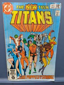 lot 15 image: DC The New Teen Titans Comic